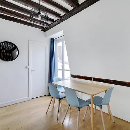 Apartment Parisian Charm In The Heart Of The Marais ! *