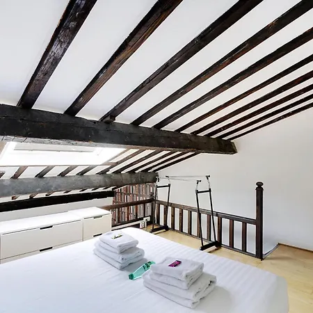 Apartment Parisian Charm In The Heart Of The Marais ! *